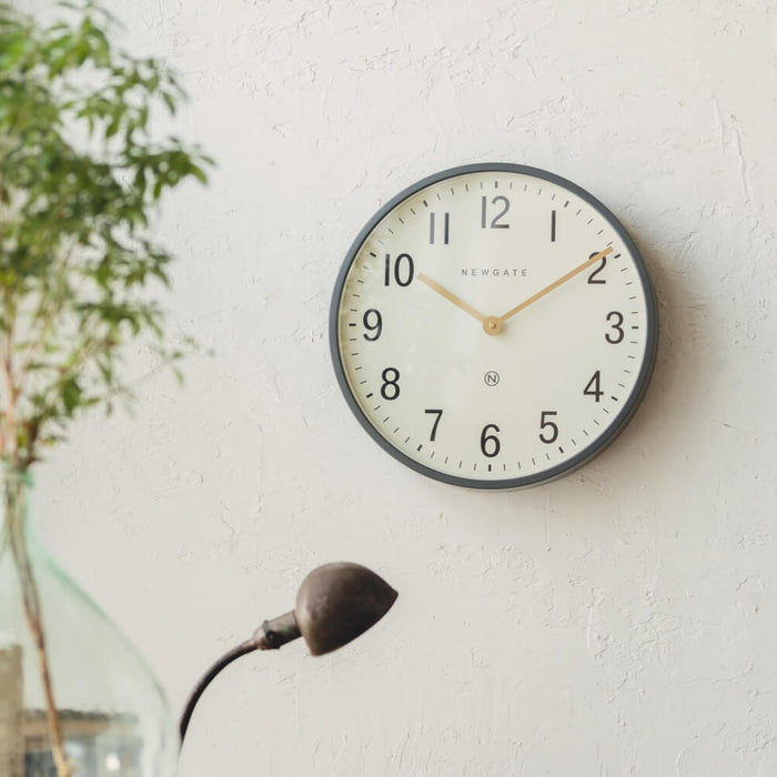 Mr Edwards Clock − moonstone grey｜NEWGATE