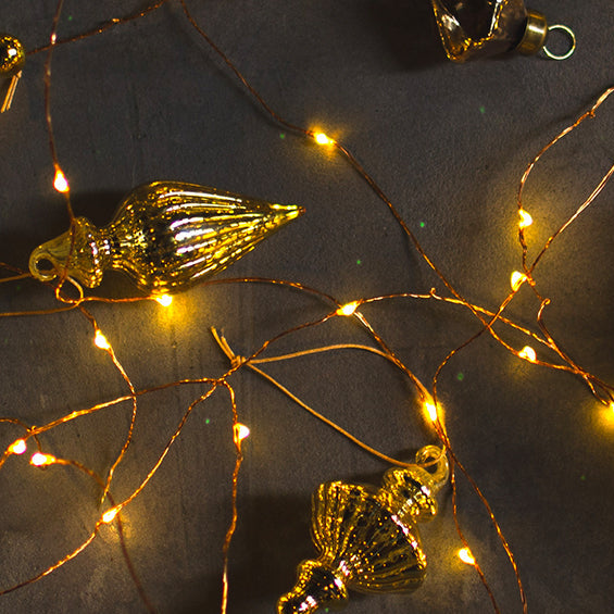 部屋いっぱいにぬくもりを運ぶ、クリスマスの小さな魔法。