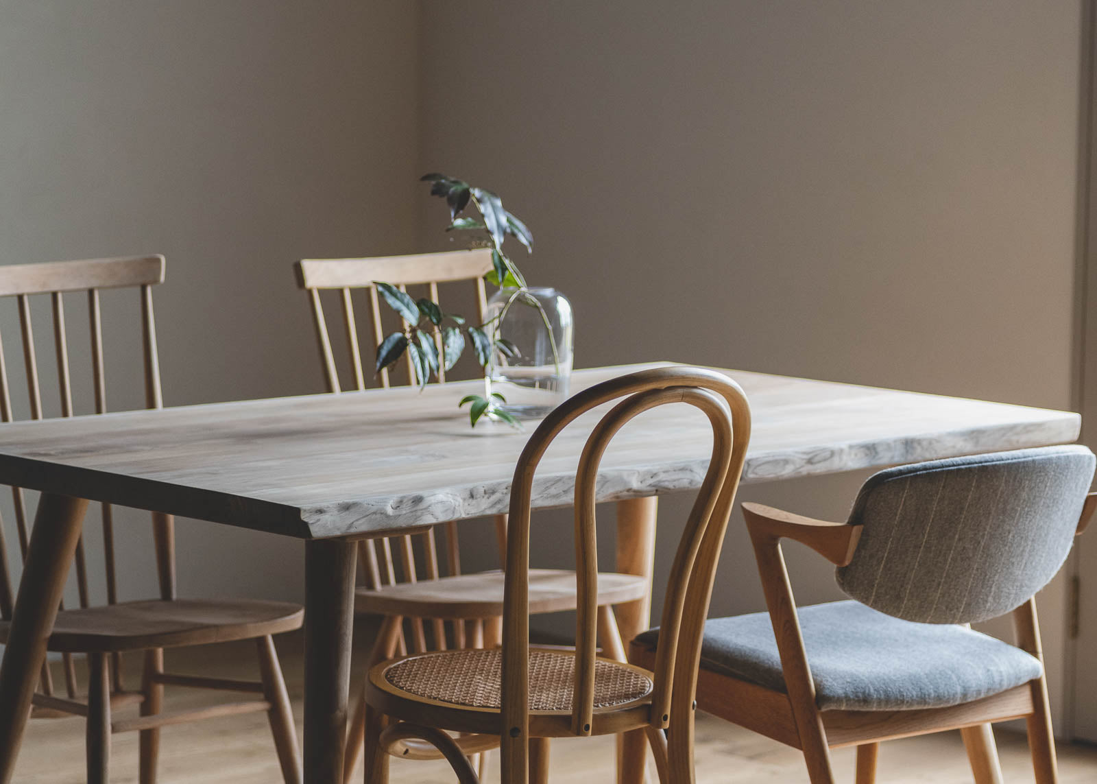 表情豊かな一点物の天板 - Coupe dining table