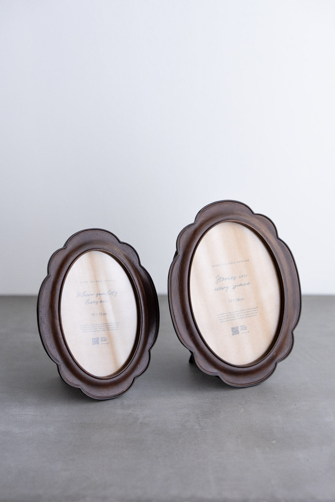 Resin Photo frame No.3 | オーバル型 花弁モチーフのレジンフォト