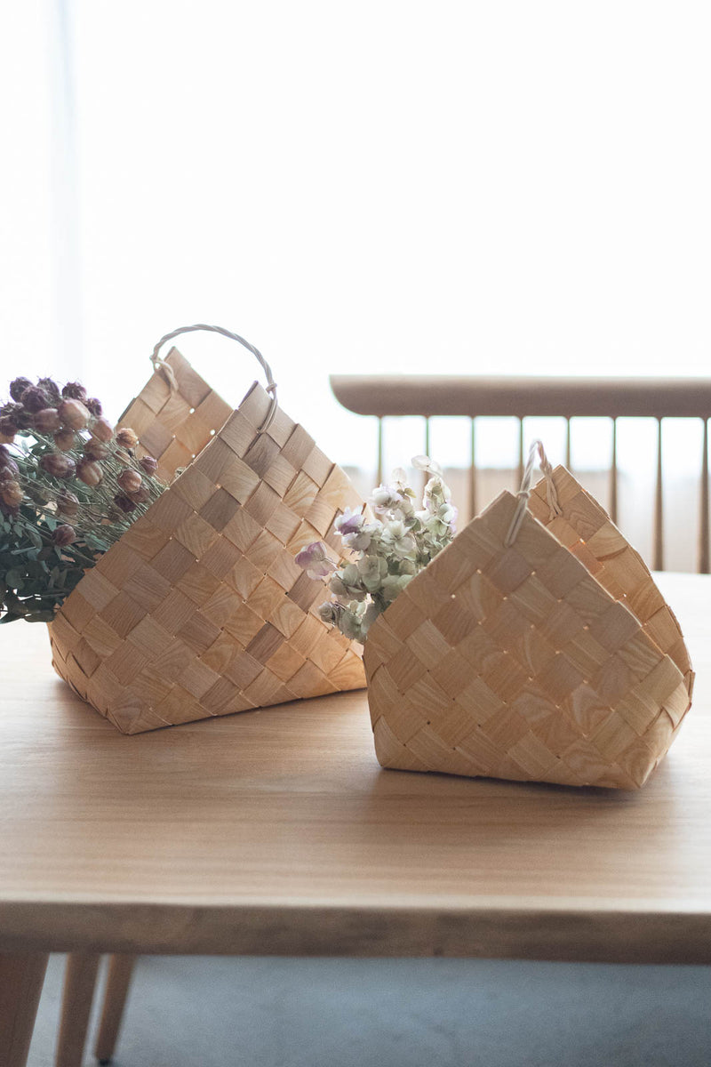 見せたくなる収納 × 三角フォルムのアクセント｜Snokka Log Basket