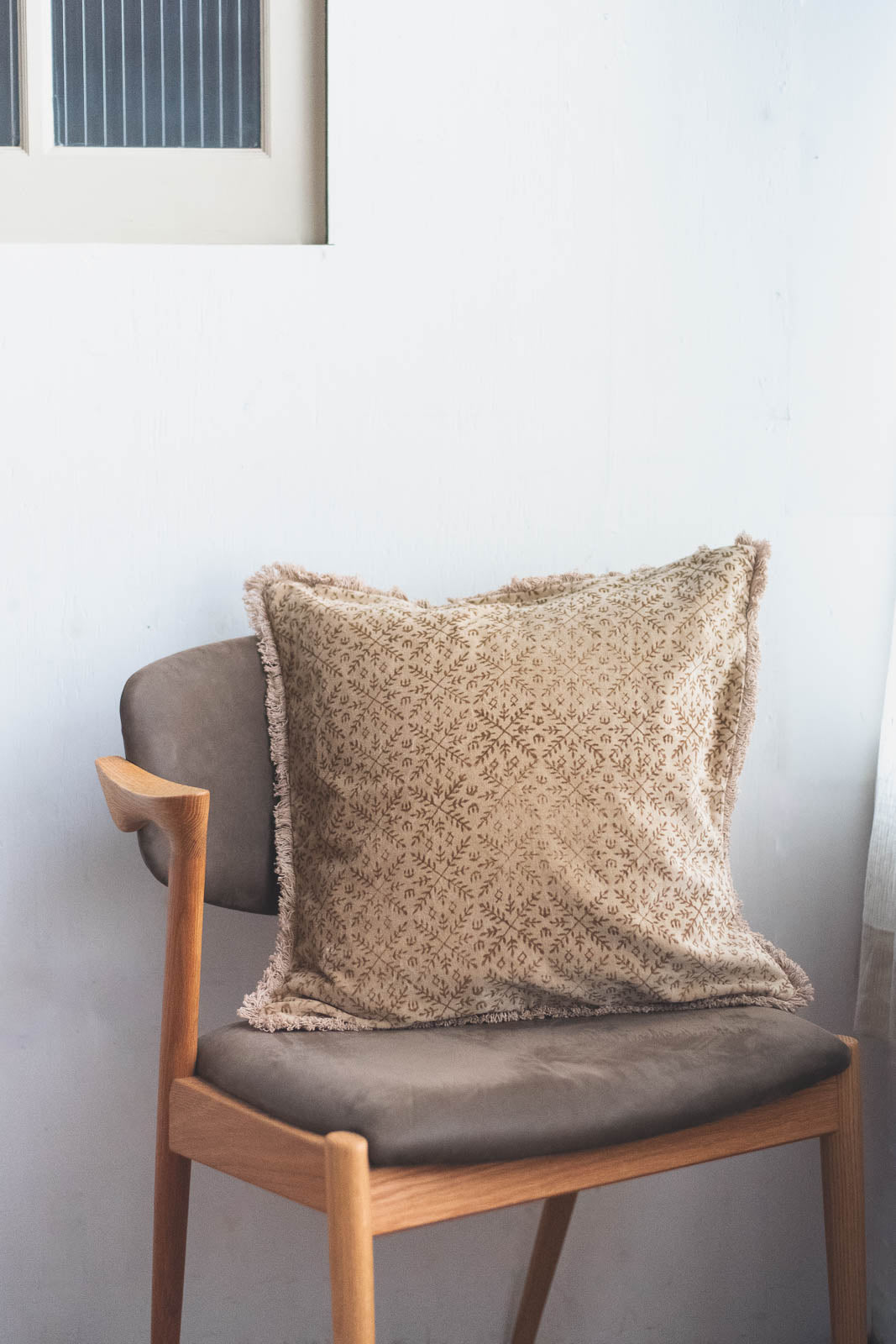 ブロックプリントクッションカバー ローレル 45×45cm｜ベージュ
