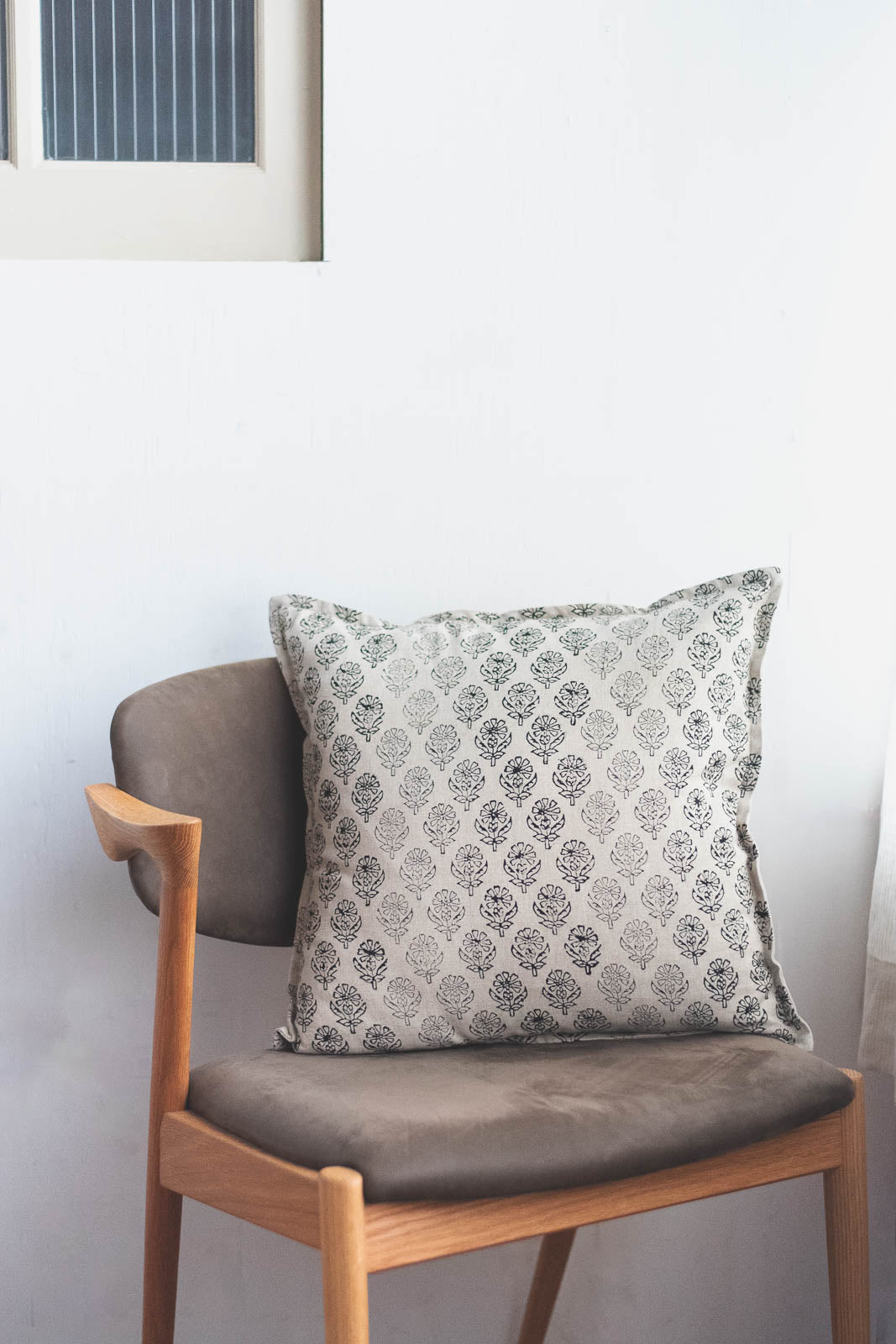 リゾートフラワー　クッションカバー 楽天市場】【送料無料】タイシルククッションカバーフラワー 可憐なお