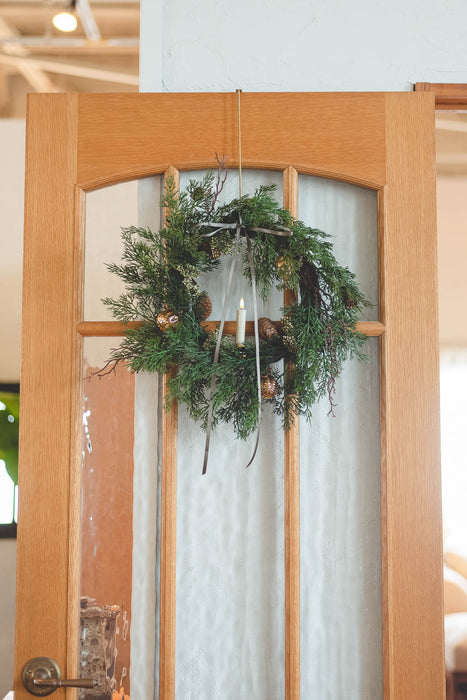 帽子や季節のリースが飾れるBRASSのドアフック