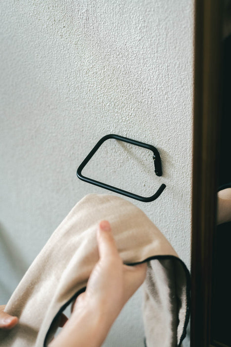 【Bent】Line hanger BK