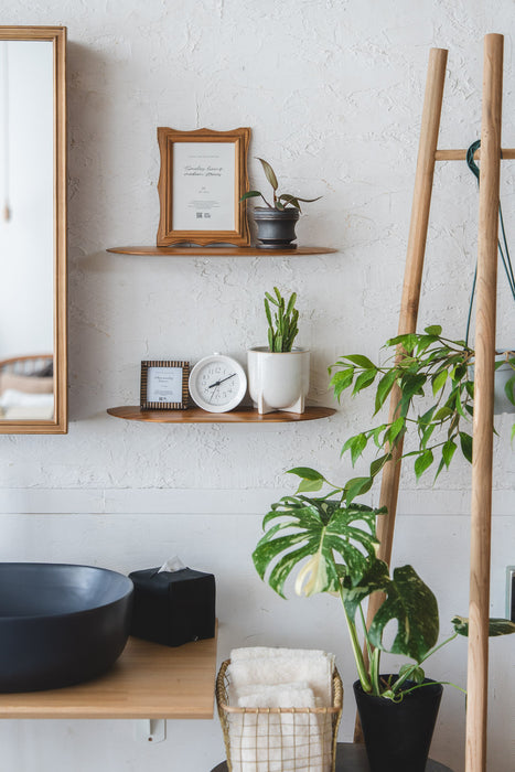 Teak Smooth shelf | Shelf with integrated shelf bracket