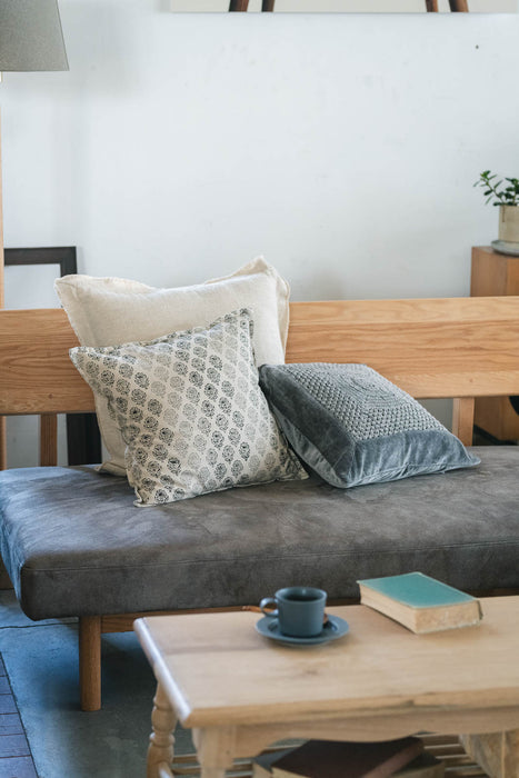 Calm アームレスソファ