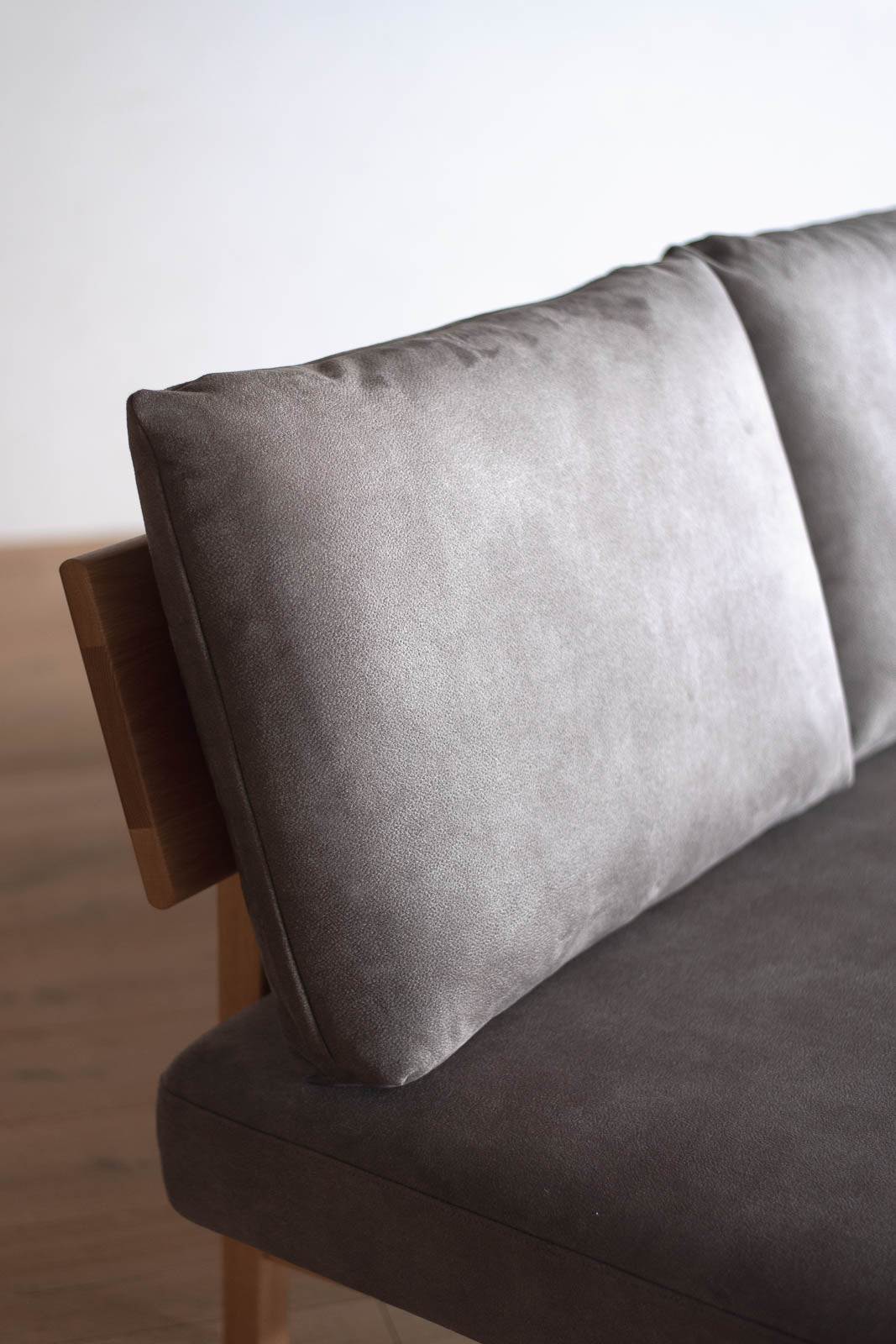 Calm ソファ背クッション — ANTRY USE ONLY GENUINE