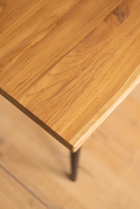 [Outlet] Coupe Dining Table (Black Legs) 