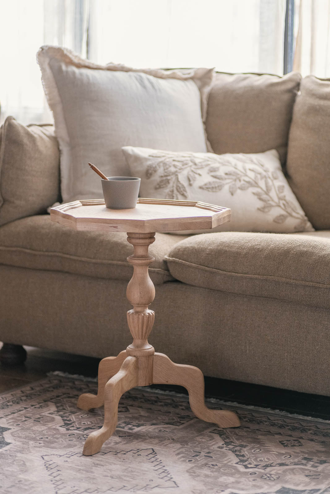 Oak サイドテーブル フリンジ – 華やかで上品な八角形サイド