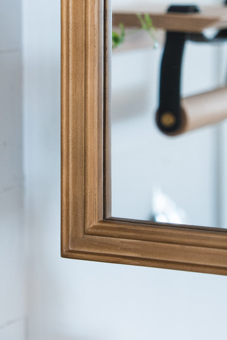 Wood rect 3 door cabinet mirror 850 
