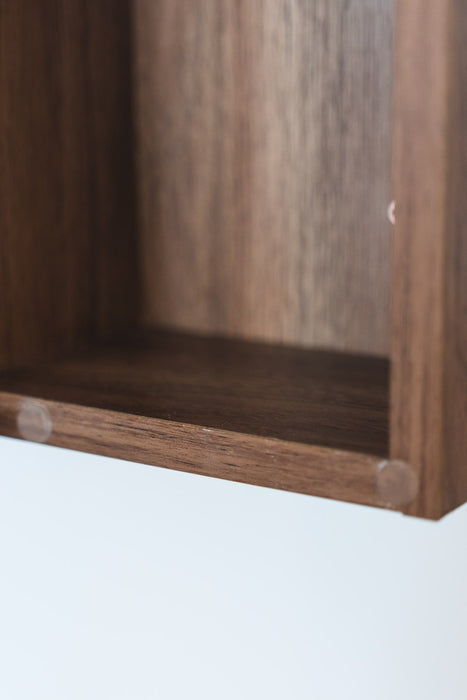 Wood rect 3 door cabinet mirror 850 