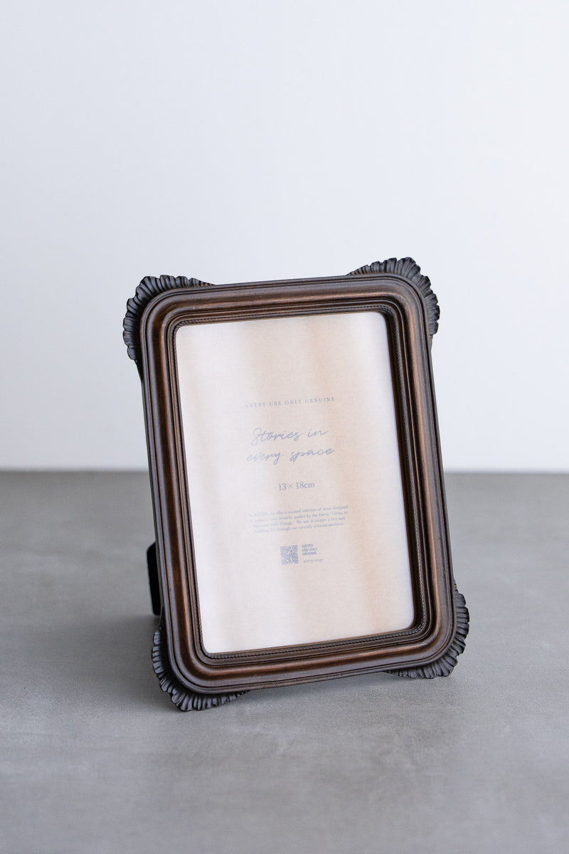 Resin Photo frame No.11 | 花びらの花びらのような装飾が美しいレジン