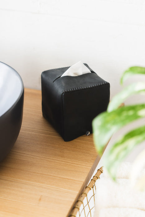 Tissue Box Cube Smoke | レザー ティッシュケース キューブ｜経年変化