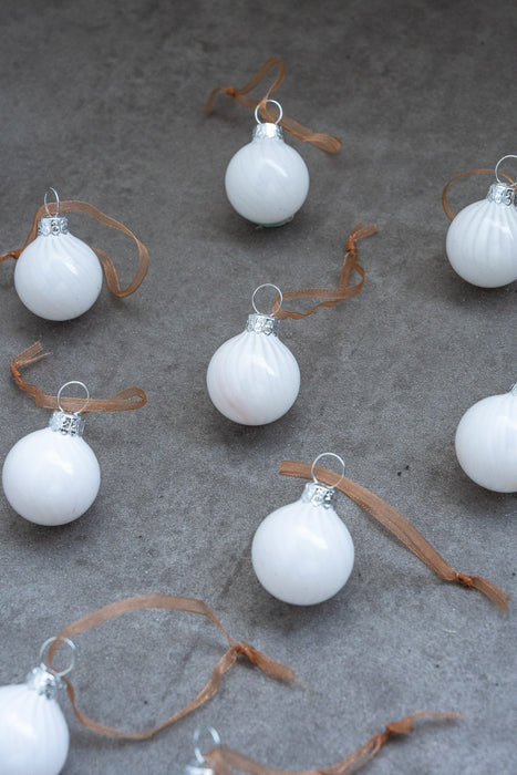 Nami White Ball | ガラスオーナメント
