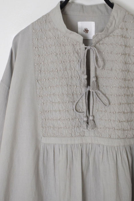 maison de soil | 60s ORGANIC CAMBRIC WITH EMB BANDED COLLAR EMB TUNIC