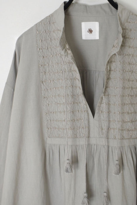 maison de soil | 60s ORGANIC CAMBRIC WITH EMB BANDED COLLAR EMB TUNIC
