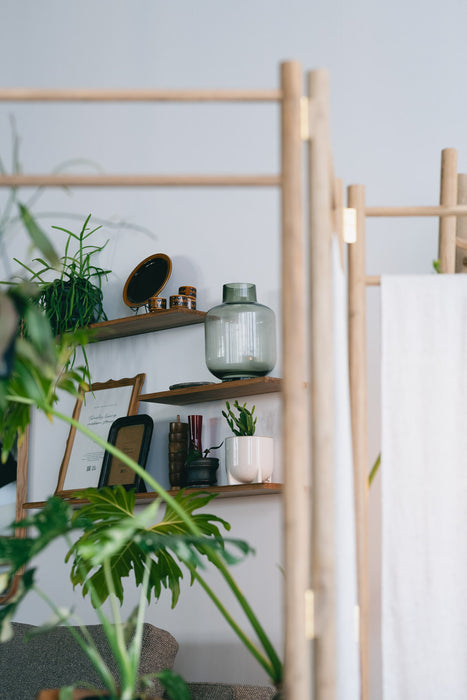 Teak Classic shelf | Shelf with integrated shelf bracket