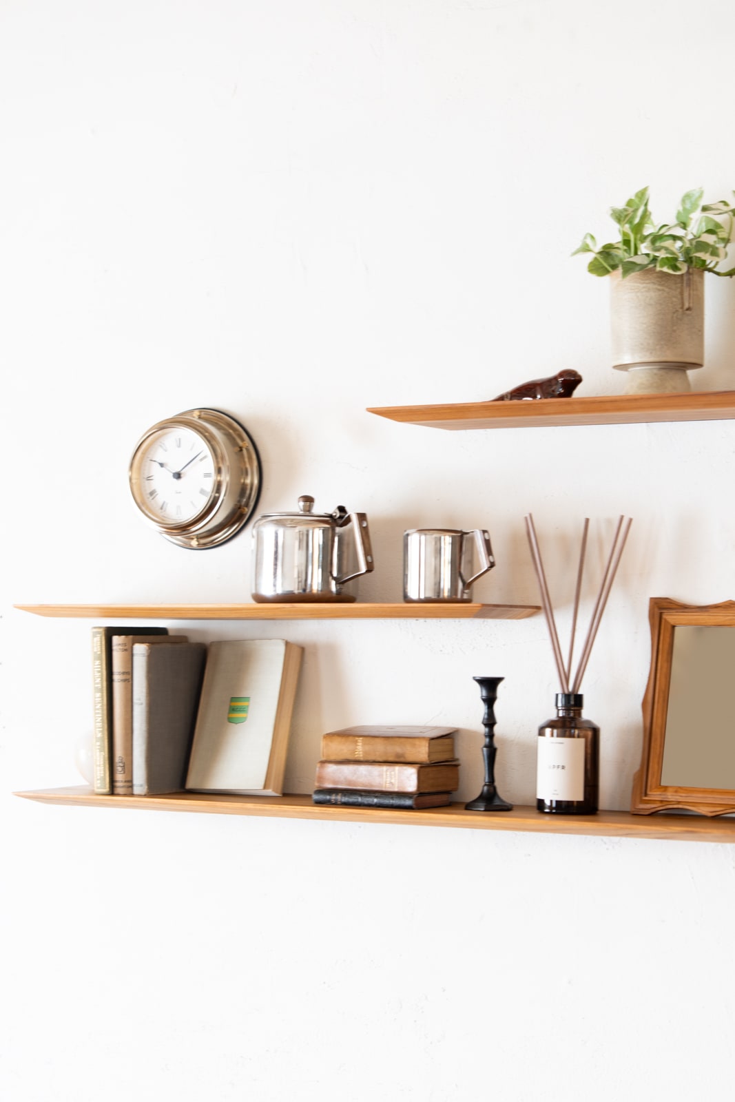 Teak Thin shelf W900｜棚受け一体型ロングウォールシェルフ チーク