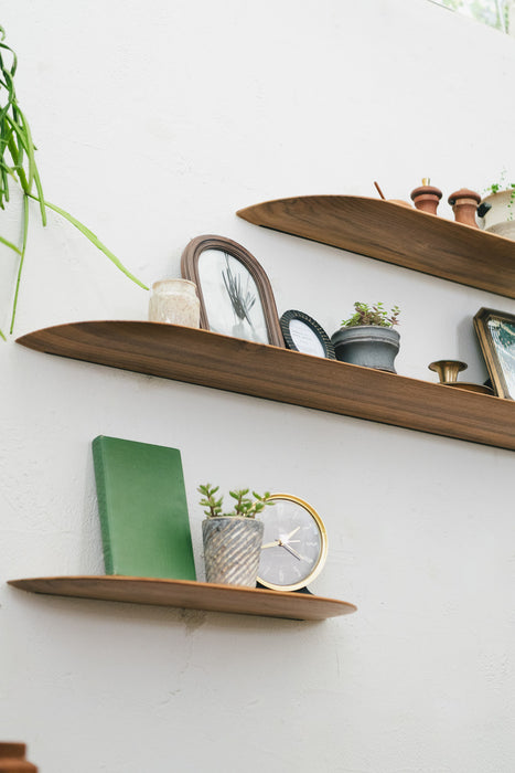 Teak Smooth shelf W900 | Long shelf with integrated shelf brackets
