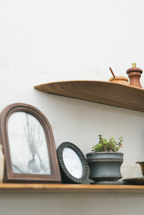 Teak Smooth shelf W900 | Long shelf with integrated shelf brackets