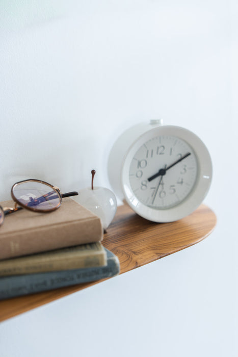 Teak Smooth shelf W900 | Long shelf with integrated shelf brackets