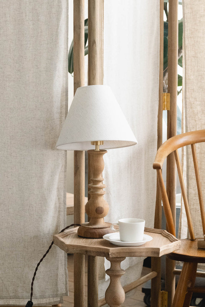 Rustic Wood Table Light｜チーク無垢材の曲線デザイン照明 — ANTRY