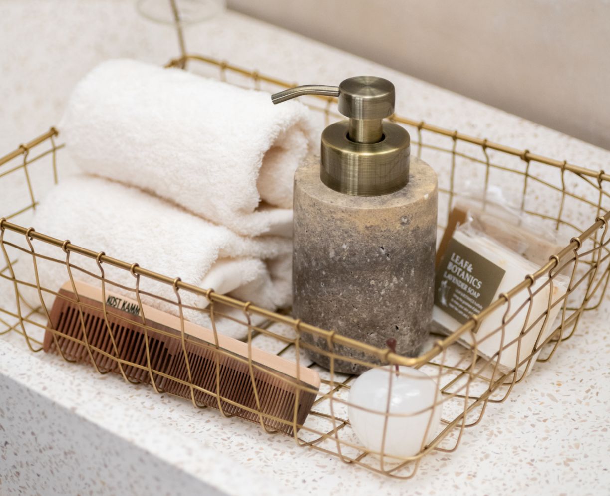 洗面まわりを、心地よく | 新たに加わった手洗カウンターをはじめ、空間全体を整えるアイテムを集めました。