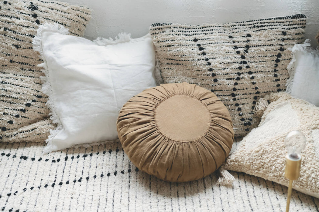 Linen round cushion