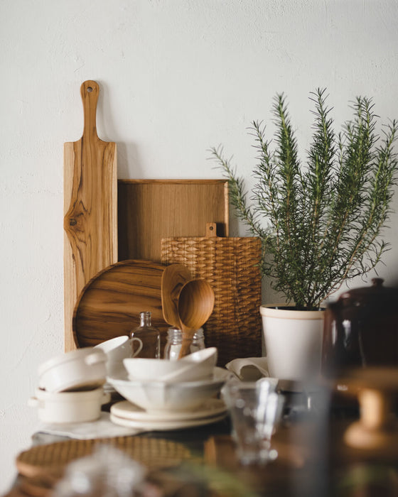 Hand carving cutting board