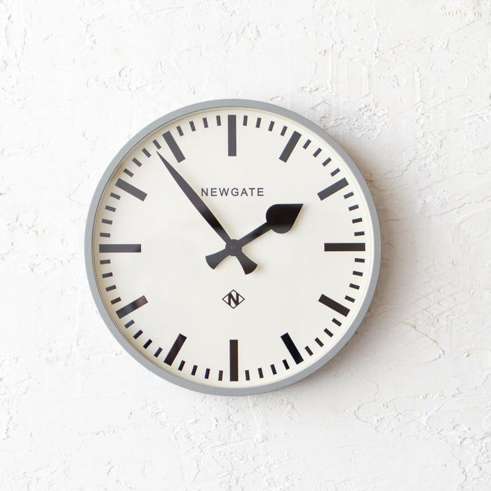 Number Three clock − Railway Clock Posh Gray｜NEWGATE