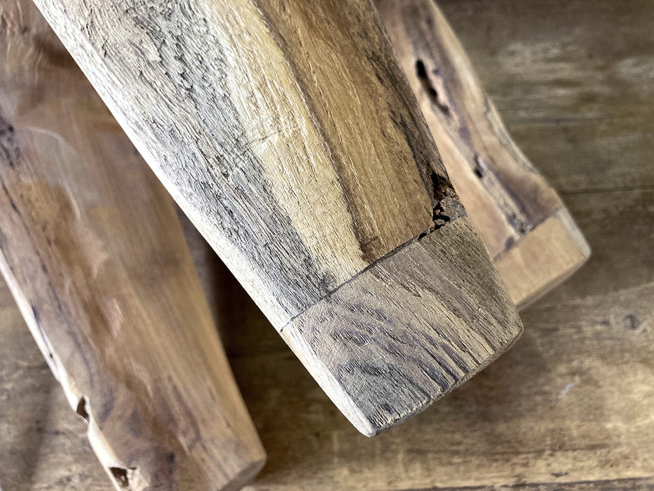 质朴的原木圆木凳
